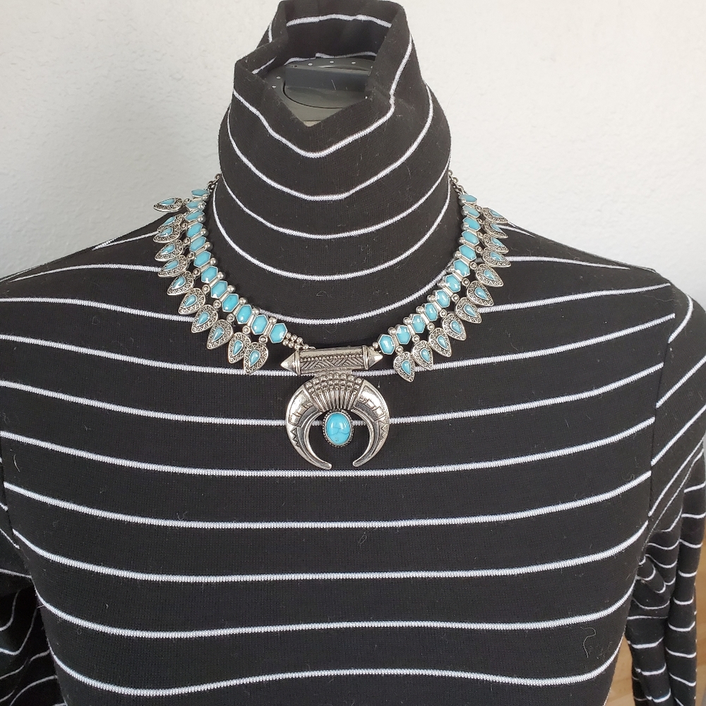Turquoise western style necklace